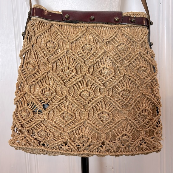 Vintage ETIENNE AIGNER 60s jute macramé bag - Picture 2 of 10